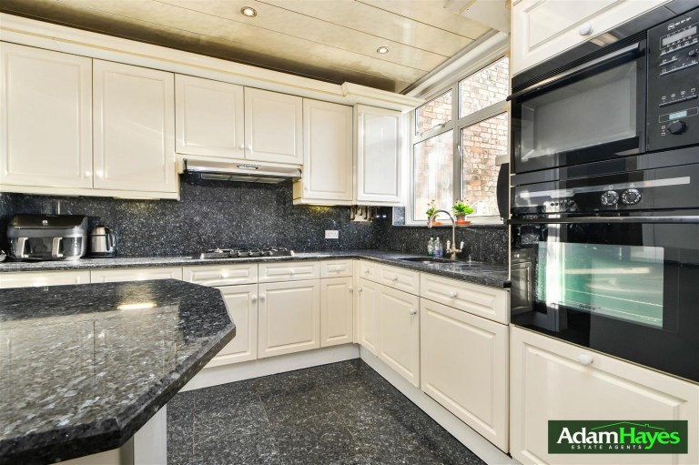 Woodside Grove, North Finchley, N12