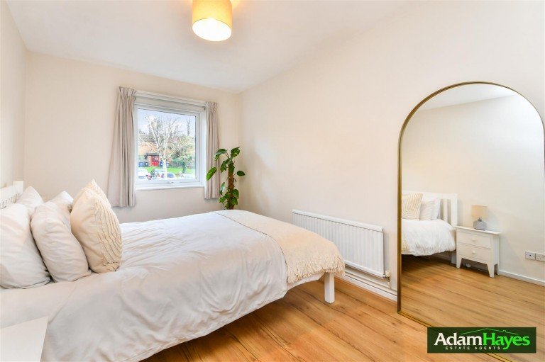 Springfield Close, North Finchley, N12