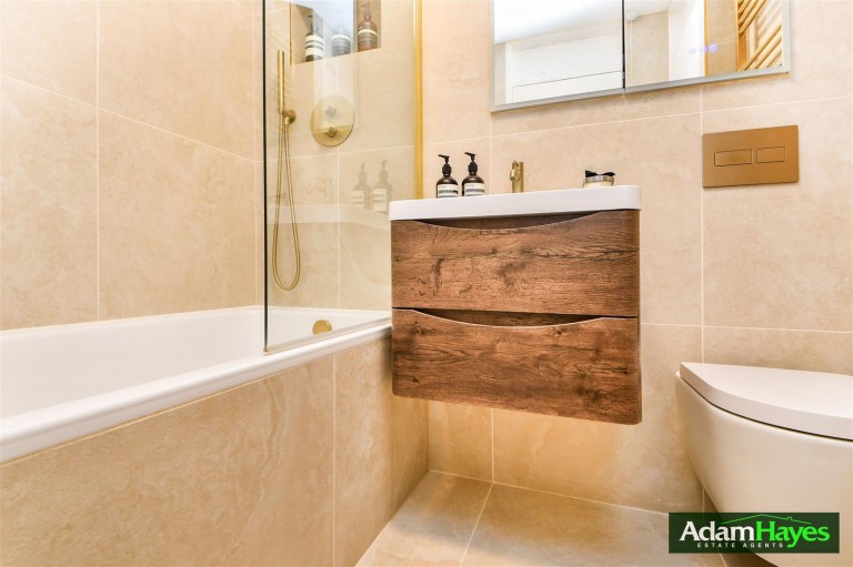 Springfield Close, North Finchley, N12