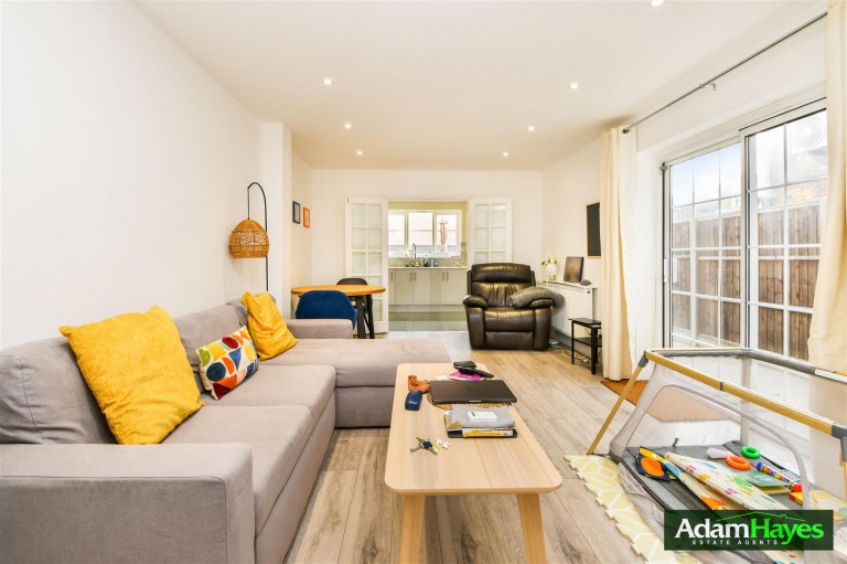 Ballards Lane, Finchley Central, N3