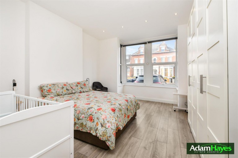 Ballards Lane, Finchley Central, N3