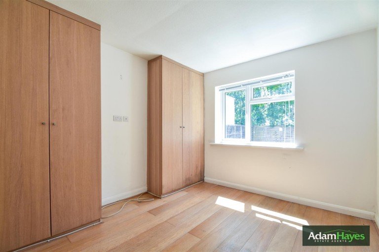 Cardrew Close, North Finchley, N12