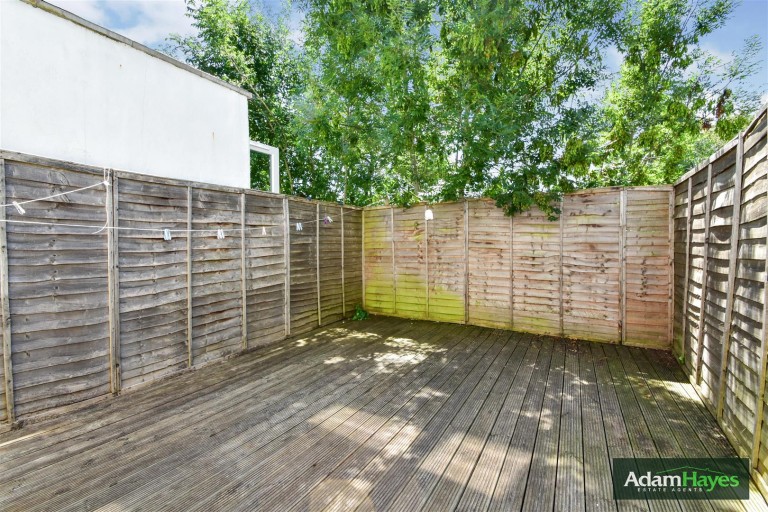 Cardrew Close, North Finchley, N12