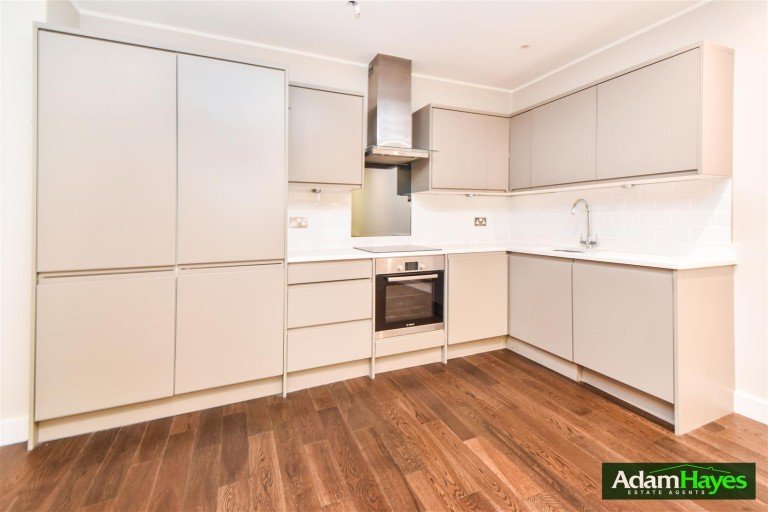 High Road, Whetstone, N20