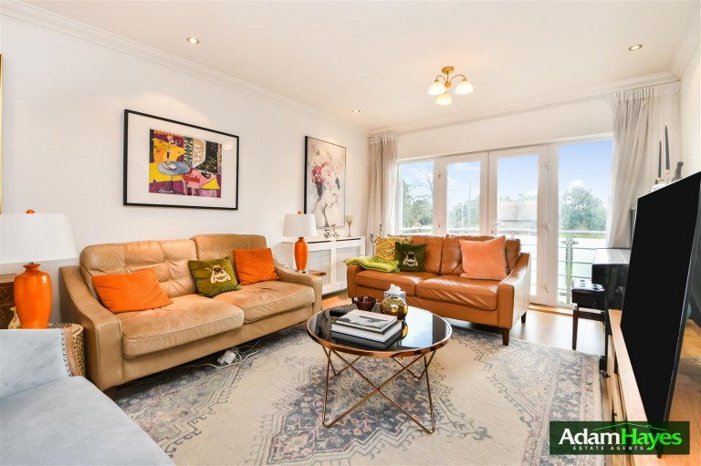 Ballards Lane, Finchley N3