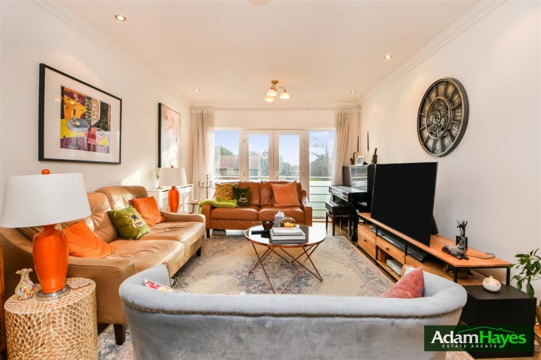 Ballards Lane, Finchley Central, N3