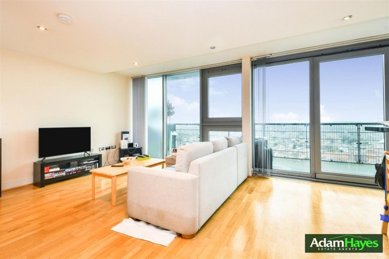 Kingsway, North Finchley, N12