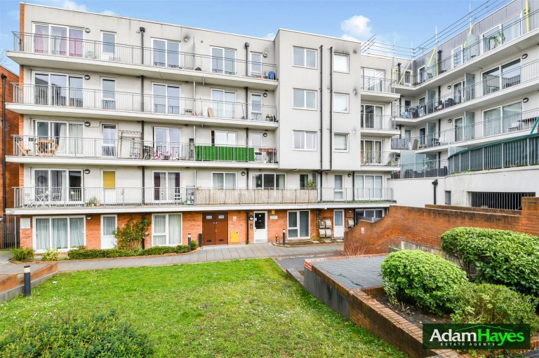 Lankaster Gardens, East Finchley N2