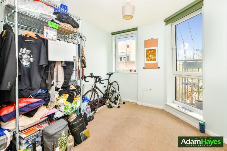 Lankaster Gardens, East Finchley N2