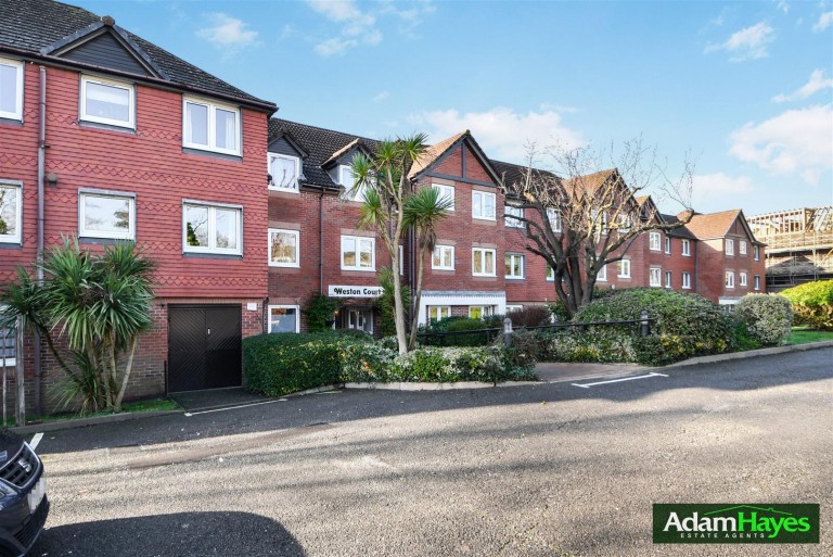 Farnham Close, Whetstone N20