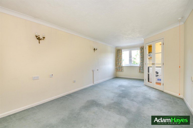 Farnham Close, Whetstone N20