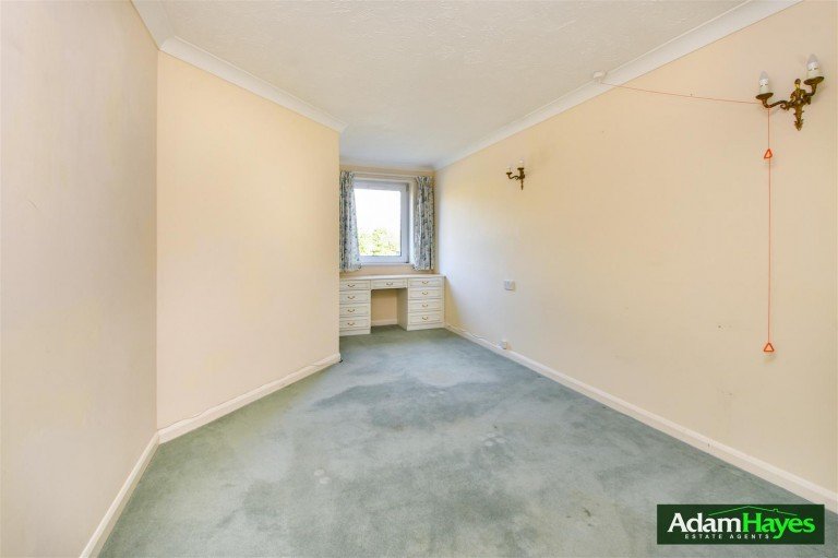 Farnham Close, Whetstone N20