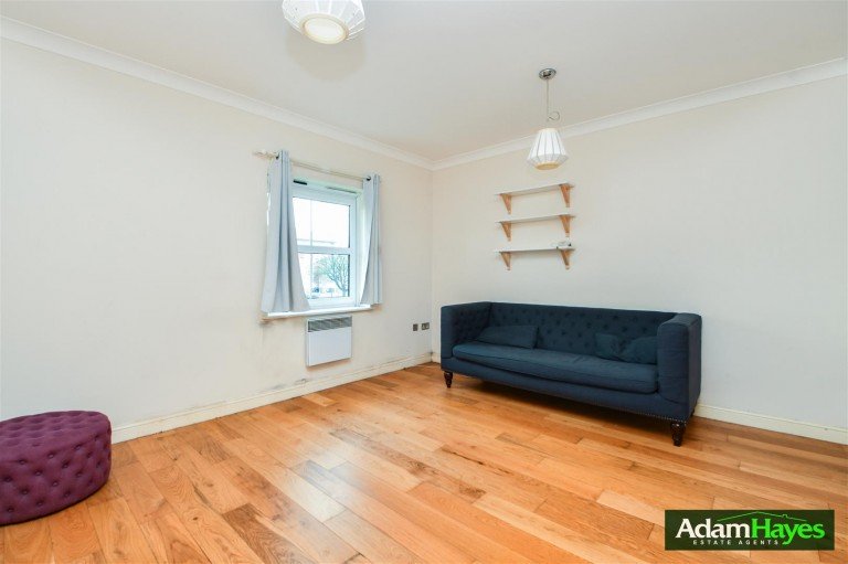 High Road, North Finchley, N12