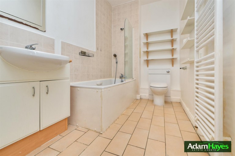 High Road, North Finchley, N12