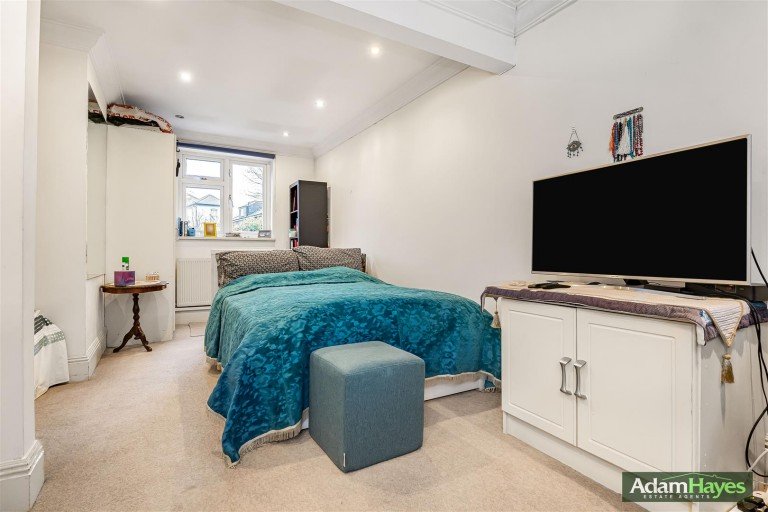 North Crescent, Finchley, N3