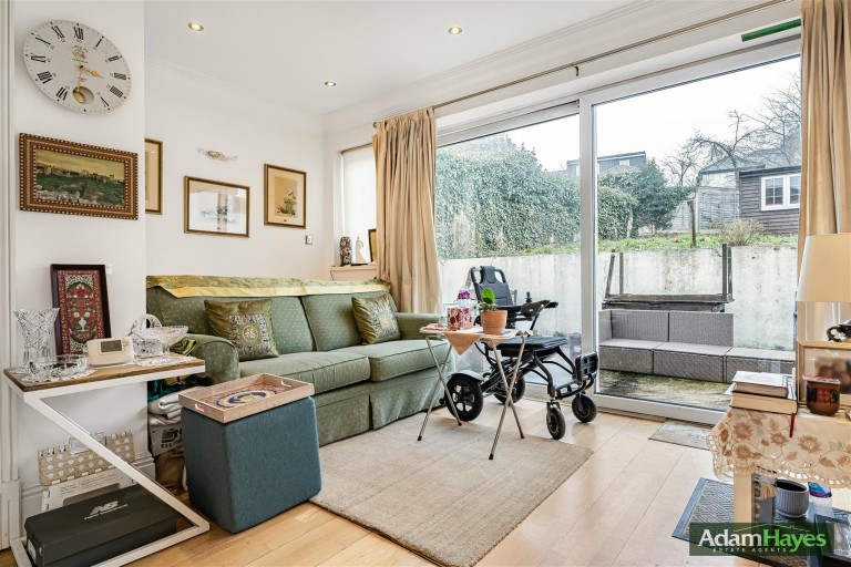 North Crescent, Finchley, N3