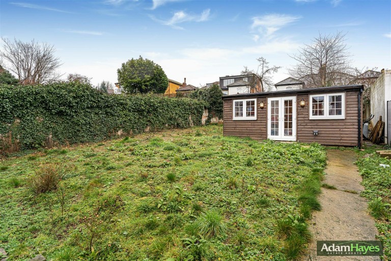 North Crescent, Finchley, N3