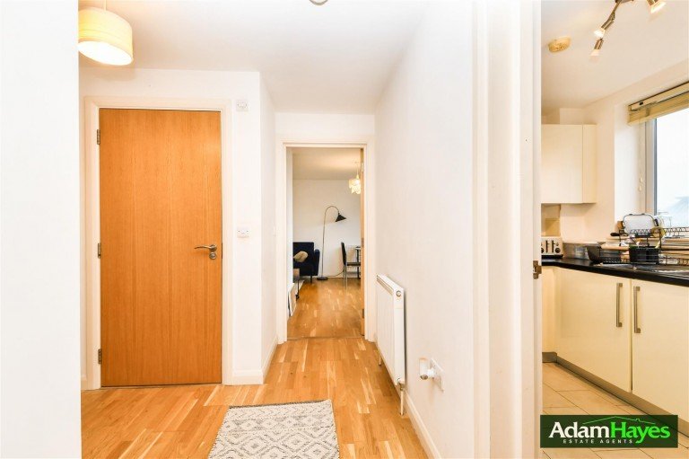 Arcadia Avenue, Finchley Central, N3