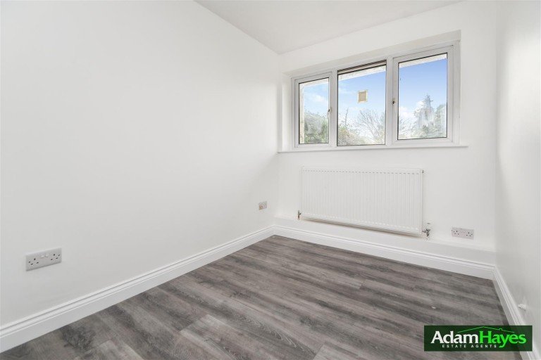 Gainsborough Road, Wooside Park, N12