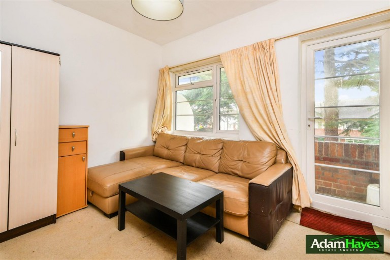 Nether Street, North Finchley, N12