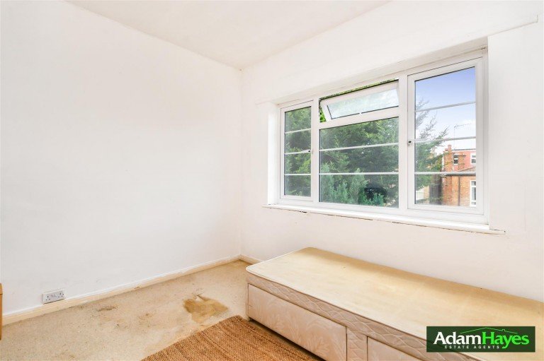 Nether Street, North Finchley, N12