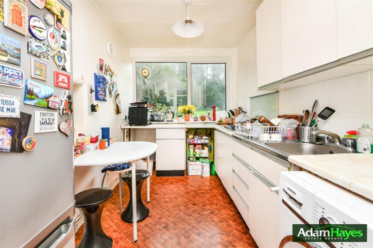 Avenue Road, Highgate, N6