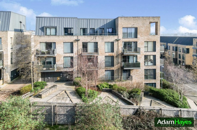 Regiment Hill, Mill Hill, NW7