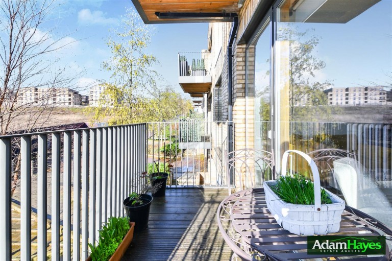 Regiment Hill, Mill Hill, NW7