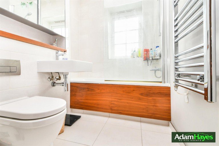 Cornwall Avenue, Finchley, N3