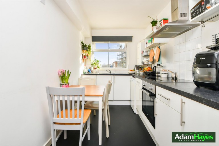 High Road, North Finchley, N12