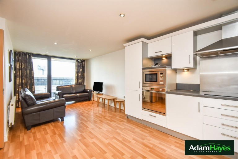 Kingsway, North Finchley, N12