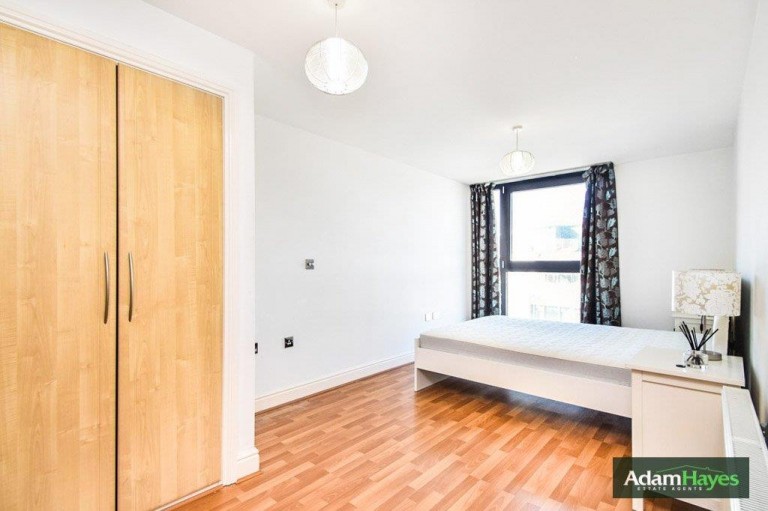 Kingsway, North Finchley, N12