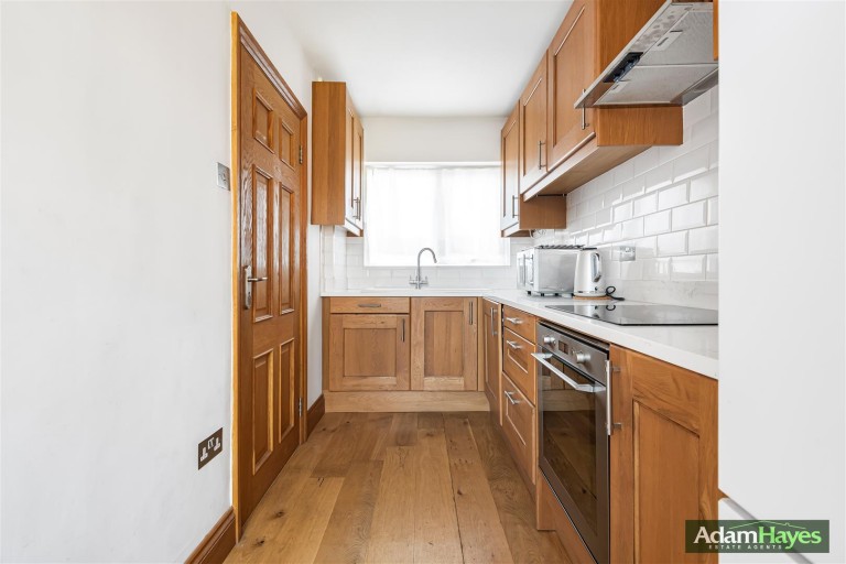 Summers Lane, North Finchley, N12