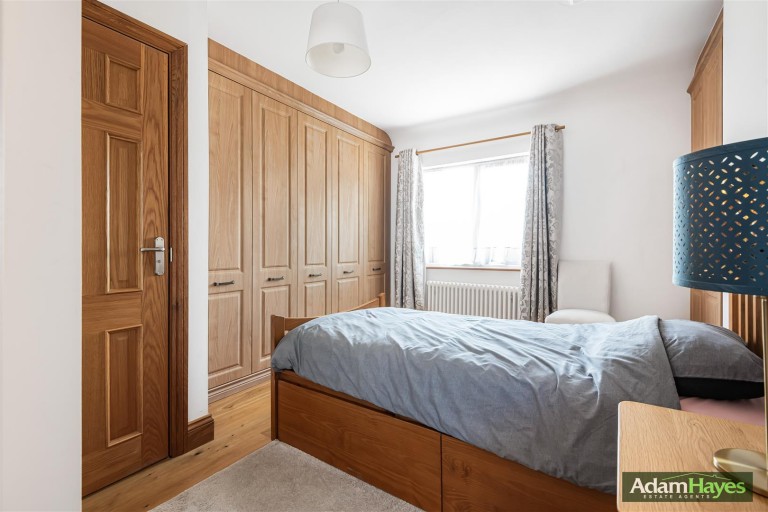 Summers Lane, North Finchley, N12