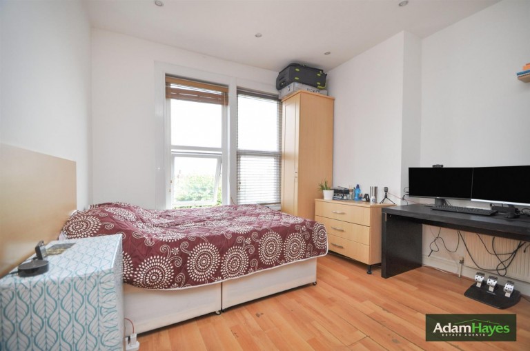 Ballards Lane, Finchley Central, N3