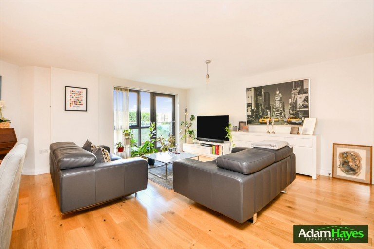 Royal Engineers Way, Mill Hill, NW7