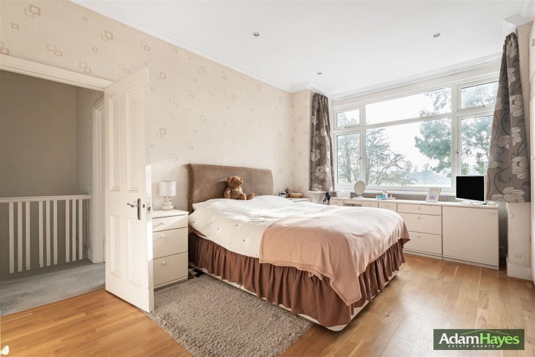 Briarfield Avenue, Finchley, N3