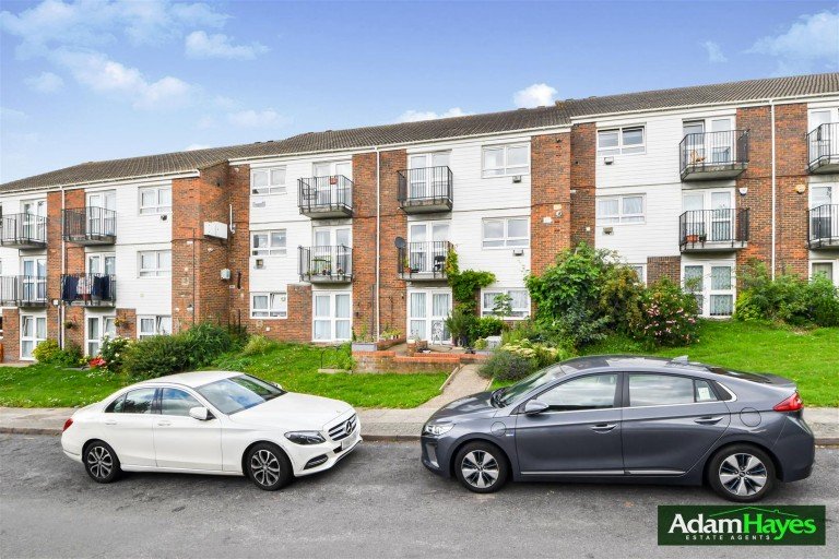 Rogers Walk, Woodside Park N12