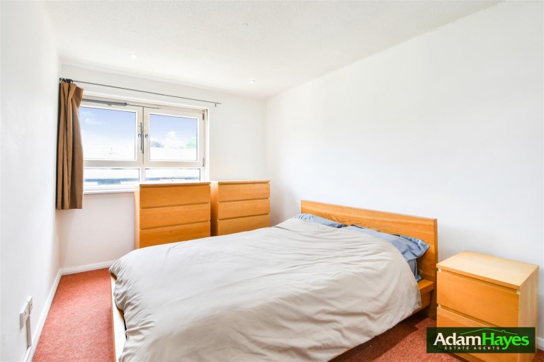 Rogers Walk, Woodside Park N12