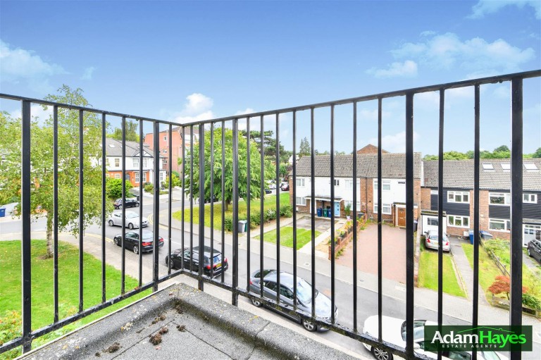 Rogers Walk, Woodside Park N12