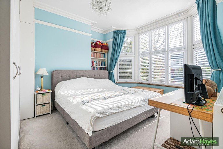 Squires Lane, Finchley, N3
