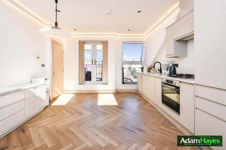 Dollis Road, Finchley Central, N3