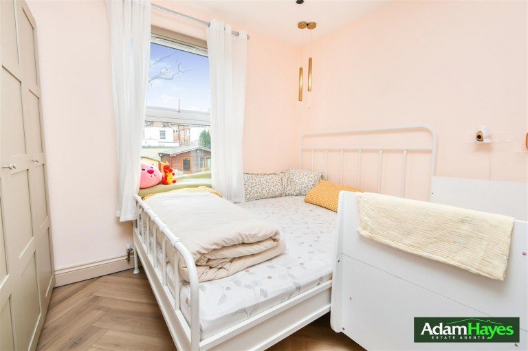 Dollis Road, Finchley Central, N3