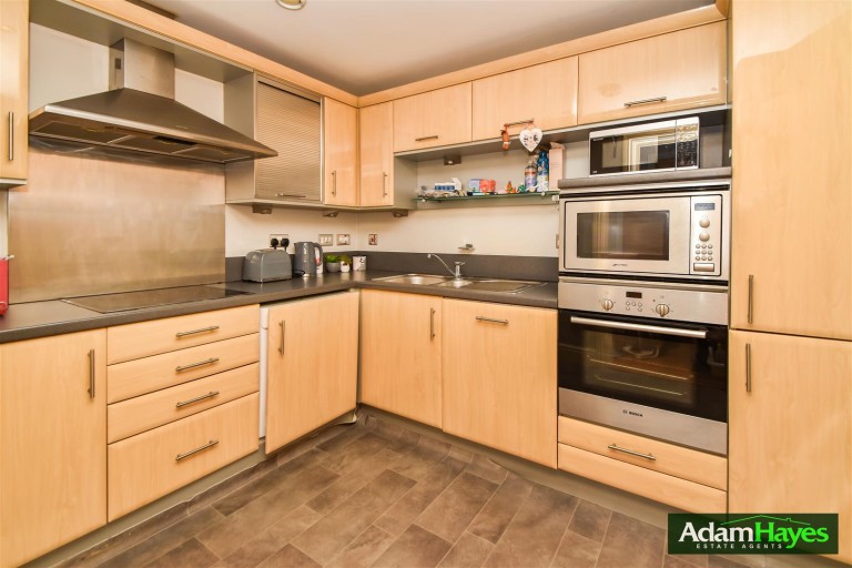 Kingsway, North Finchley, N12