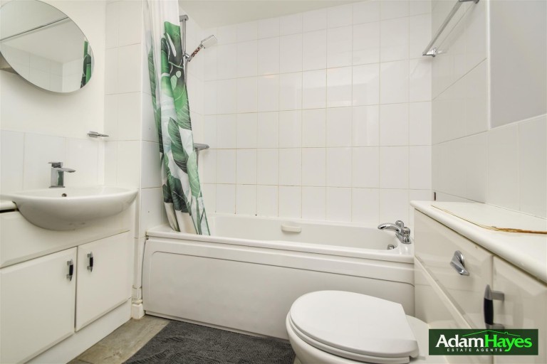 Kingsway, North Finchley, N12