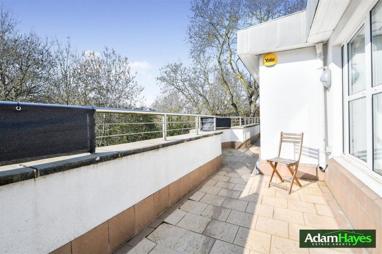 Broughton Avenue, Finchley, N3