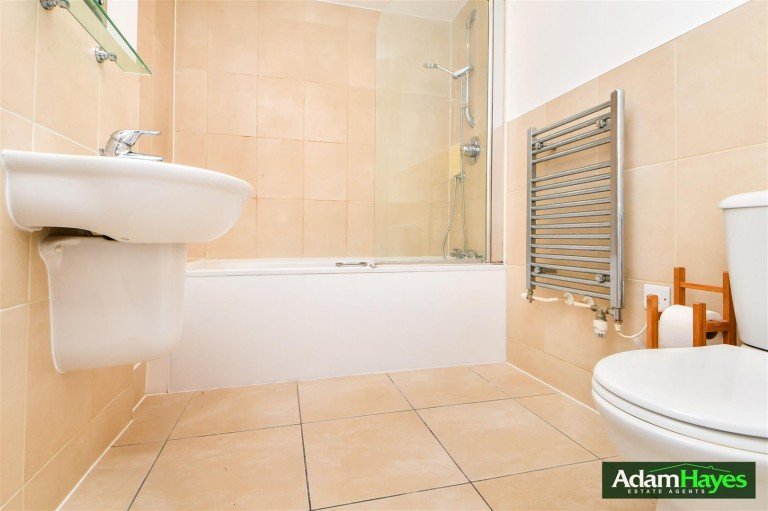 Lankaster Gardens, East Finchley, N2