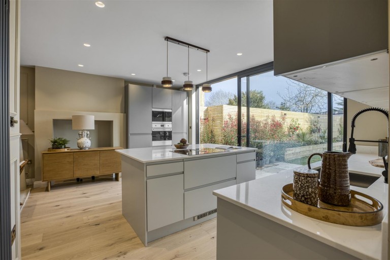 Fallow Court Avenue, North Finchley, N12