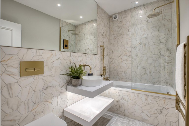 Fallow Court Avenue, North Finchley, N12