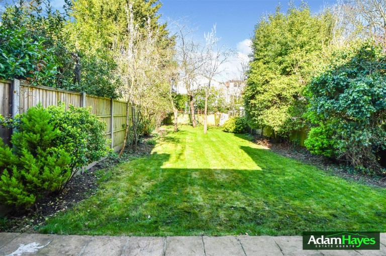 Park Crescent, Finchley, N3